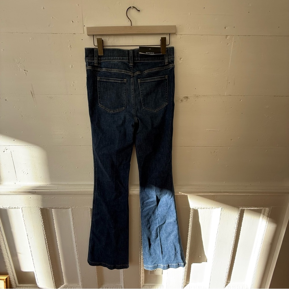 NWT SPANX everywear authentic blue pull on Flare Jeans size small - Picture 7 of 10